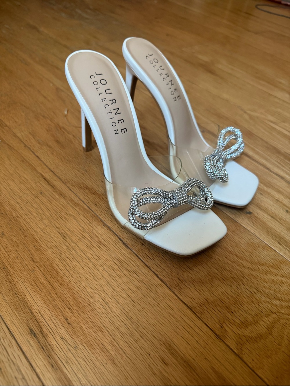 Journee Collection White Heeled Slide with Rhinestone Bow Accent - Picture 2 of 3